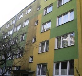Mycie elewacji budynku ul. P. Wołodyjowskiego 3
