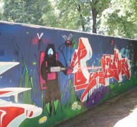 Wyremontowano i wykonano graffiti ściany garaży przy ul. Juranda 2