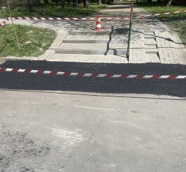 Remont schodów oraz&nbsp;naprawa nawierzchni przy ul.&nbsp;Skrzetuskiego 2b