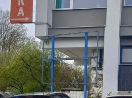 Miejsce pod&nbsp;reklamę zewnętrzną przy ul.&nbsp;Leonarda 18