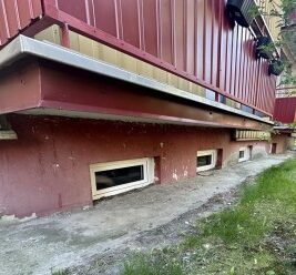 Wymiana okienek piwnicznych przy ul.&nbsp;P.&nbsp;Tadeusza 4