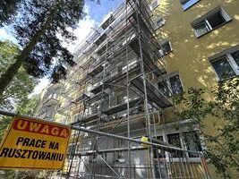 Wajdeloty 10 – rozpoczęto remont dwóch pionów balkonów